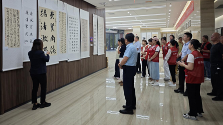 兰州市城关区东岗街道深沟桥社区参观永利12311手机版廉洁文化作品展