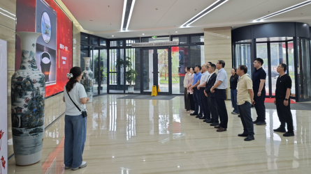 甘肃省新业资产经营有限责任公司参观永利12311手机版廉洁文化作品展