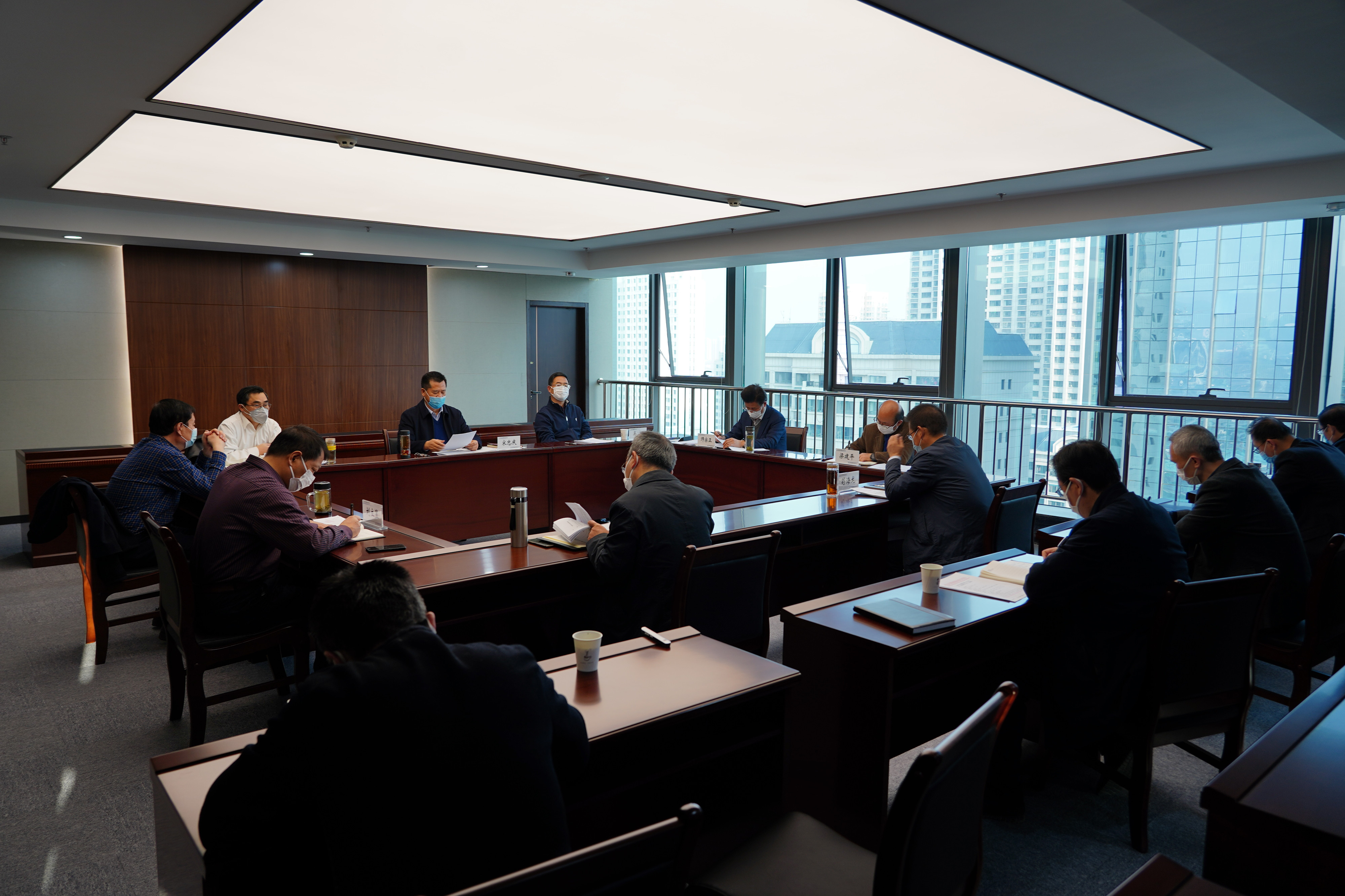 永利12311手机版组织召开2020年党委理论学习<br/>中心组第一次集体学习(扩大)会