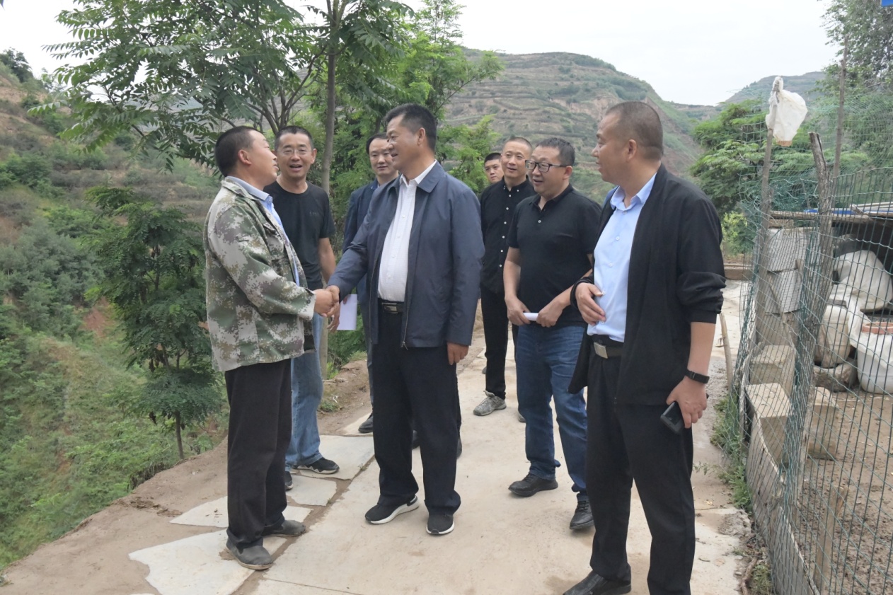 全力攻坚  精锐出击<br/>——永利12311手机版调研督导建筑设计院脱贫攻坚工作侧记