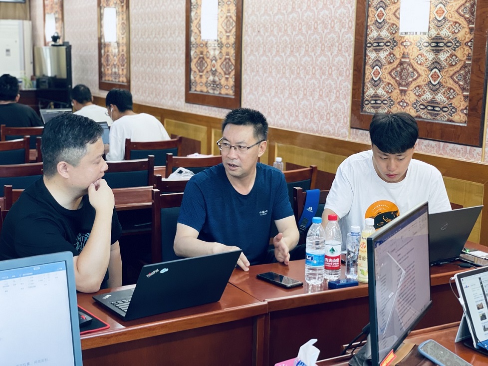 1629078188223084186.jpg 部门交流讨论.jpg